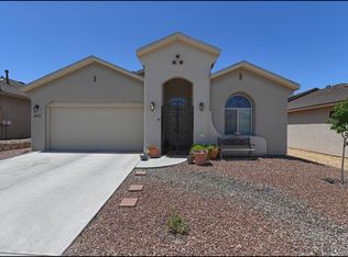 860 Blue Park Ave, Sunland Park, NM 88008
