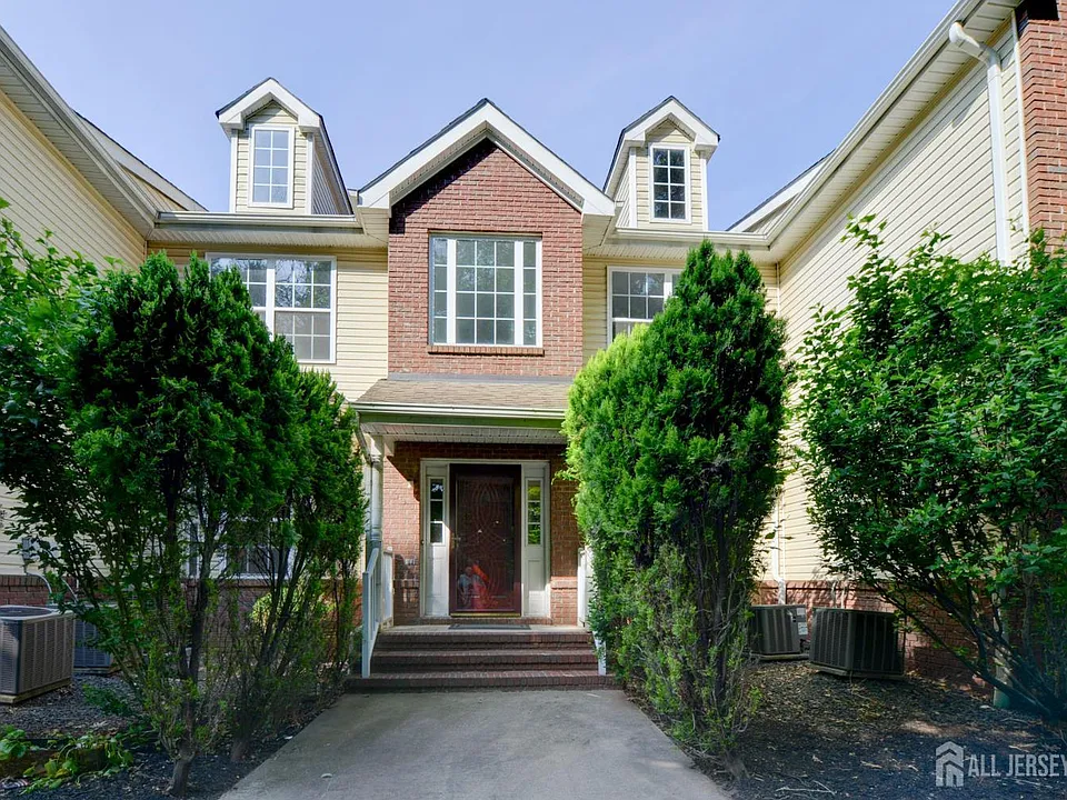 34 Forest Dr