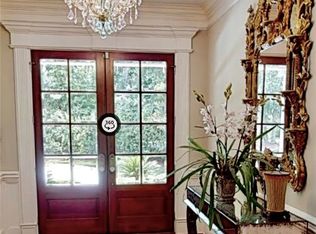 8 Liberty Pl, Savannah, GA 31411