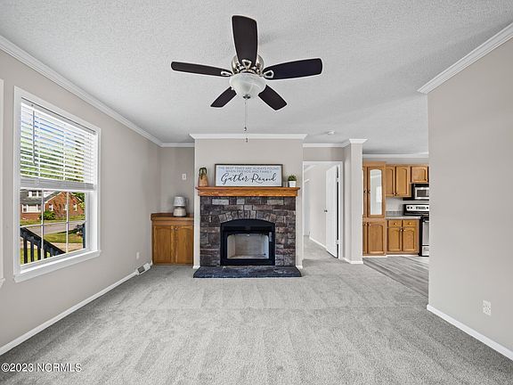 5th image of 209 Red Oak Street