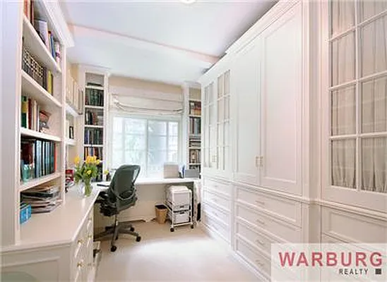 Sold by Warburg | media 17