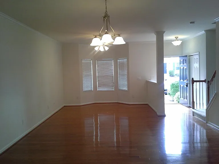 205 Hampshire Downs Dr — Photo 3