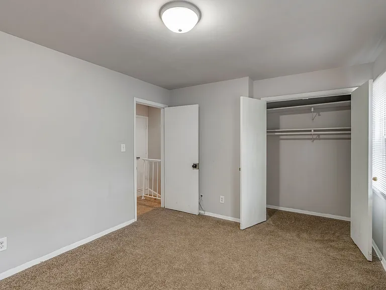 Park Fairfax Apartments — Photo 20