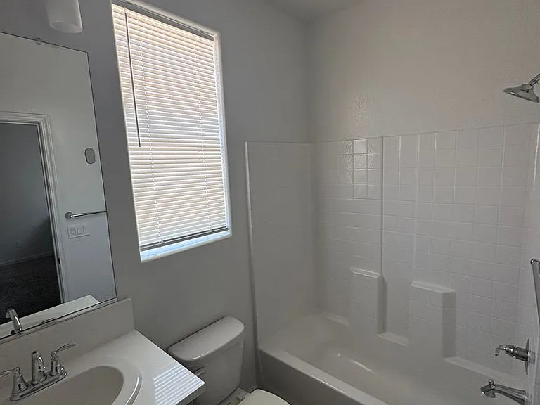 1011 W Payson Ave — Photo 7
