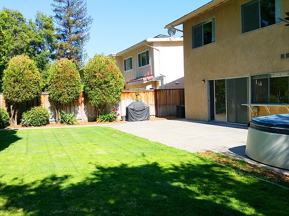 2nd image of 32021 Grenville Ct