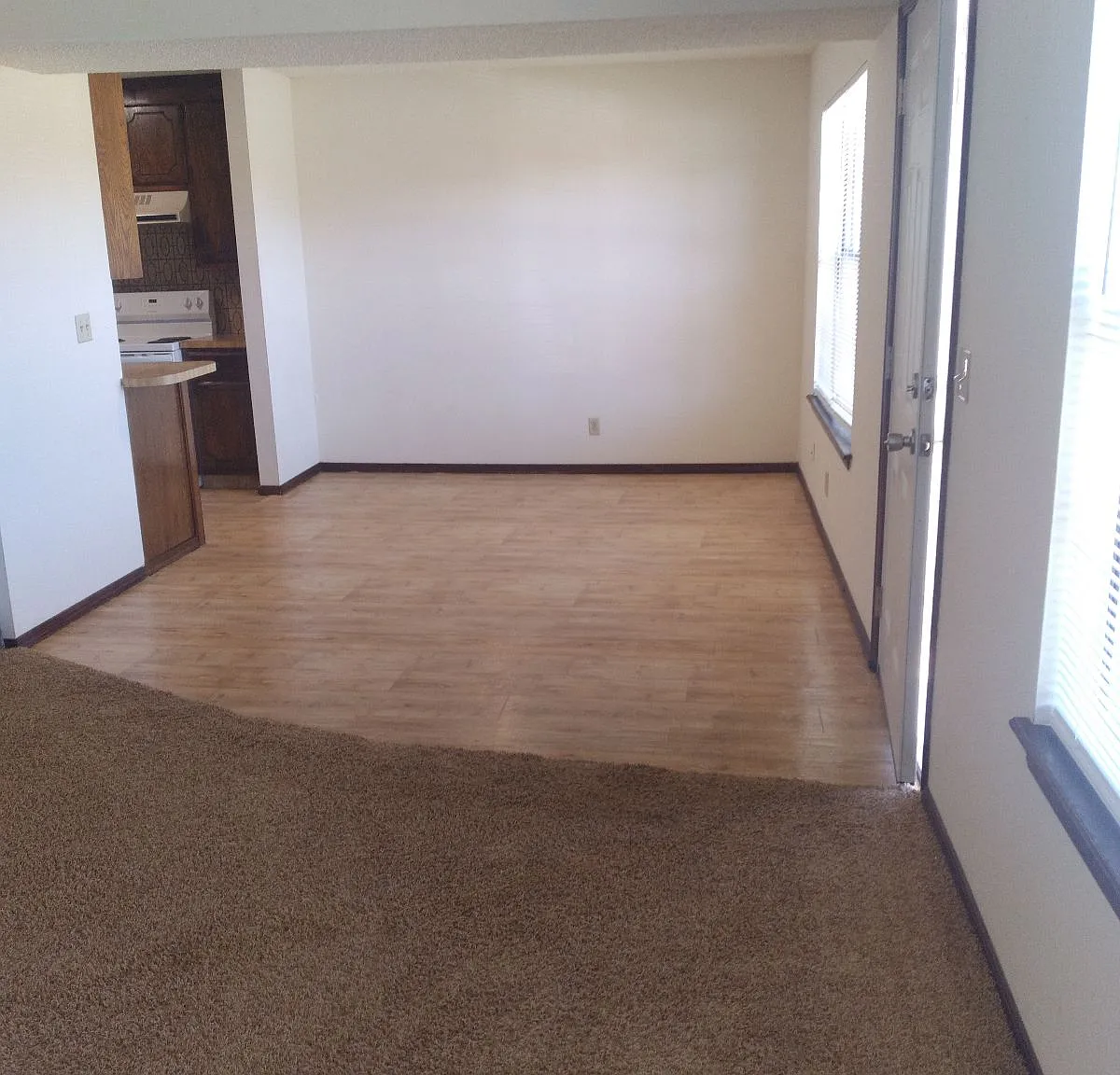 2 bed, 1127 sqft, $900 — Photo 4