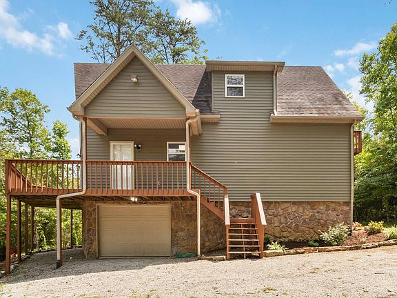 2nd image of 84 Clover Leaf Cir