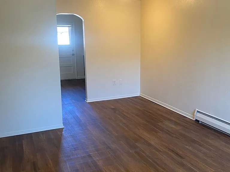 Newly Renovated 2BR | Courtyard & back patio | Lots of natural light — Photo 15