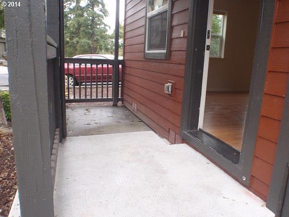 2nd image of 2732 Rossiter Ln
