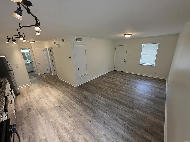 303 S Border St #G — Photo 1