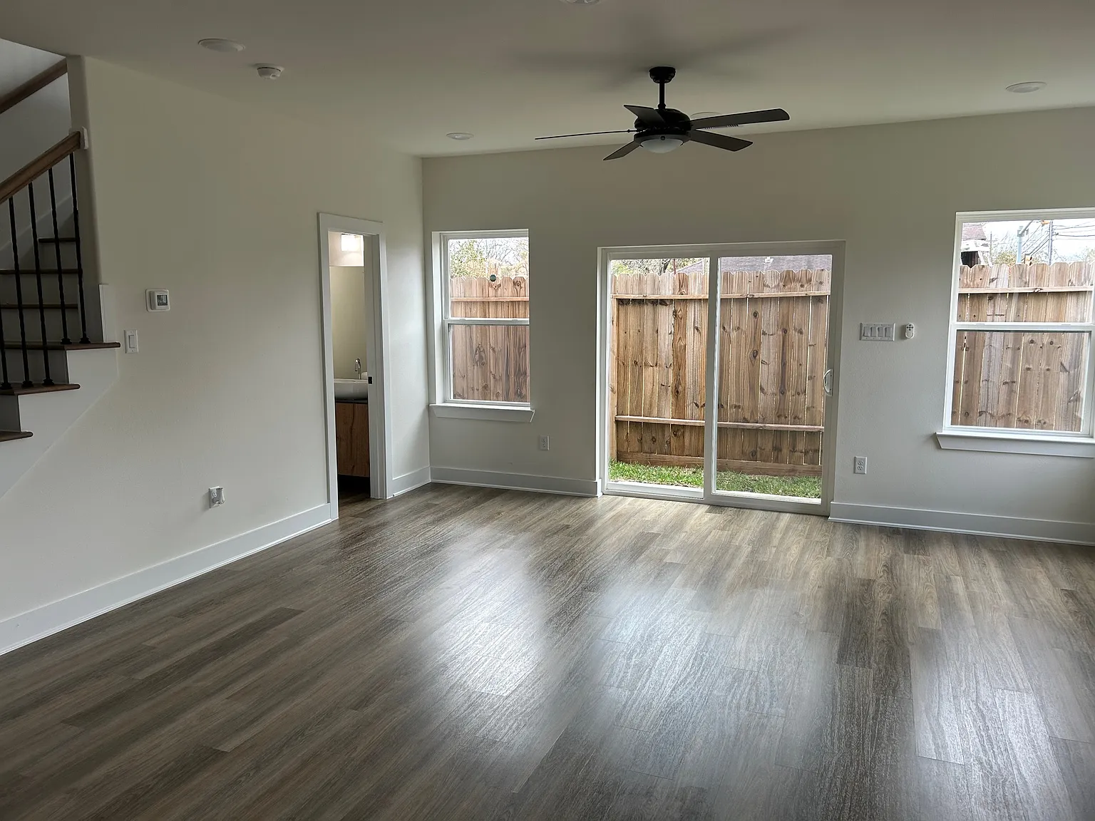 3 bed, 2.5 bath, 1546 sqft, $2,400 — Photo 2