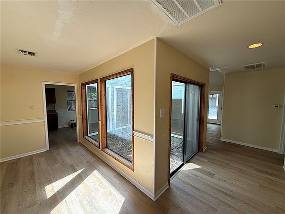 2nd image of 1805 Quail Run