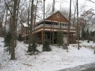 526 Northbrook Dr, Michiana Shores, IN 46360