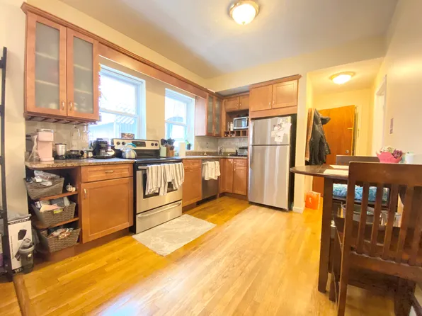 38 Charter St #3, Boston, MA 02113