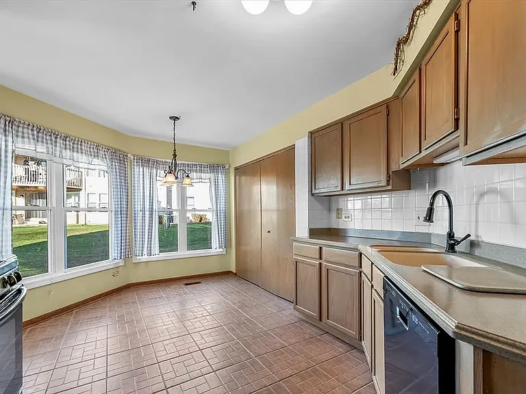 2516 Live Oak Ln — Photo 16
