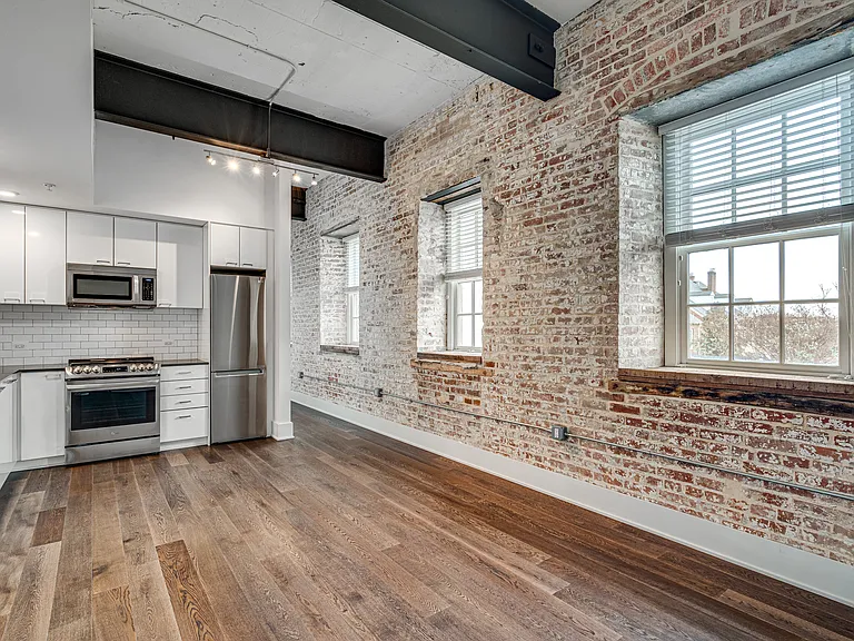 Kitchen/ Dining Area