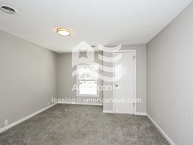 807310_012_wm_-_bedroom_13574458.jpg