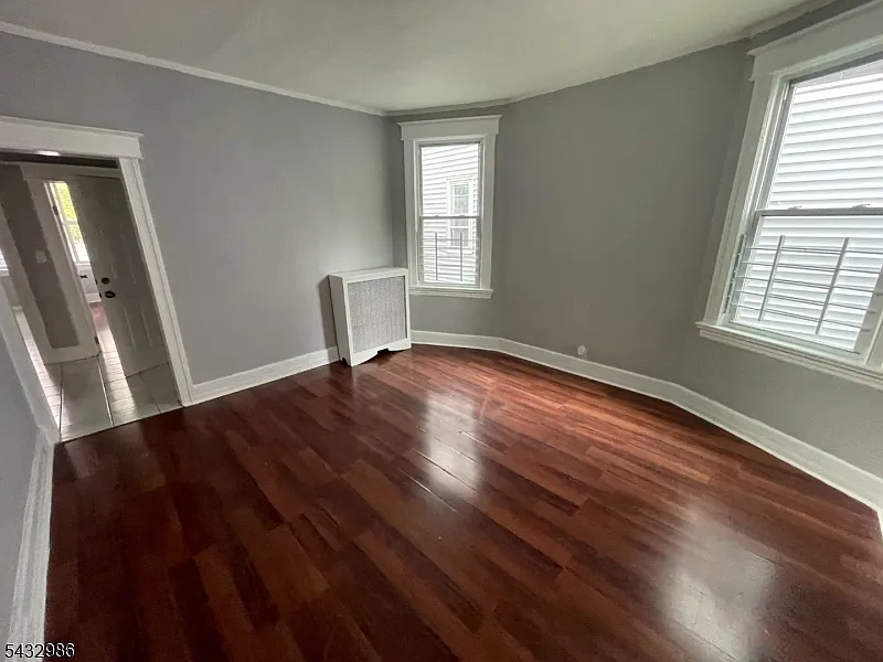 3 bed, 1.0 bath, $2,300 — Photo 3