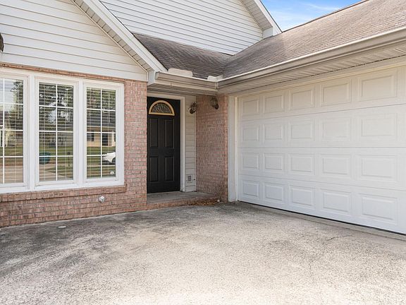 3rd image of 307 Spring Creek Dr