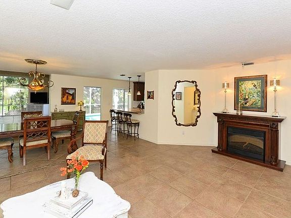 5th image of 2150 Montclair Dr