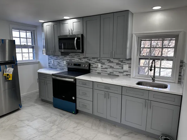 2-38 26th St Floor 2, Fair Lawn, NJ 07410