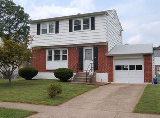 715 W 12th St, New Castle, DE 19720