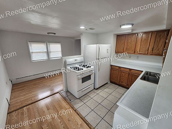 4th image of 1224 Beacon St Floor 3