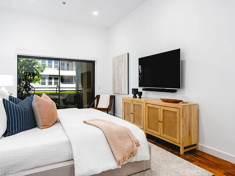 280 Cagney Ln #301 — Photo 30