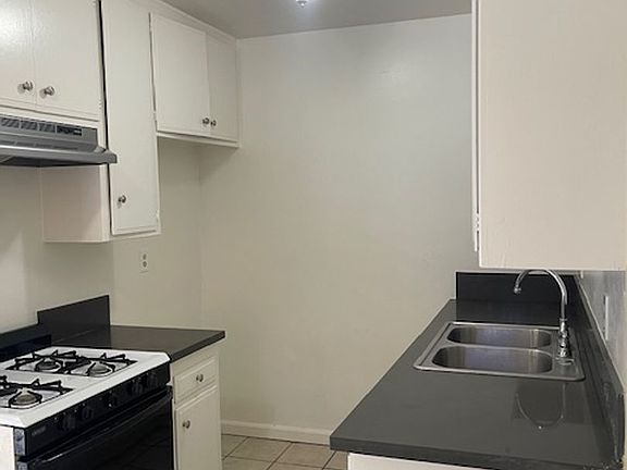 5th image of 840 Gardenia Ave APT 4