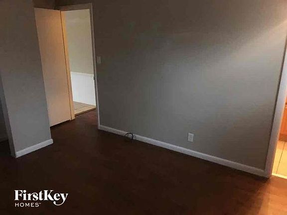 5th image of 7316 Halsted Dr