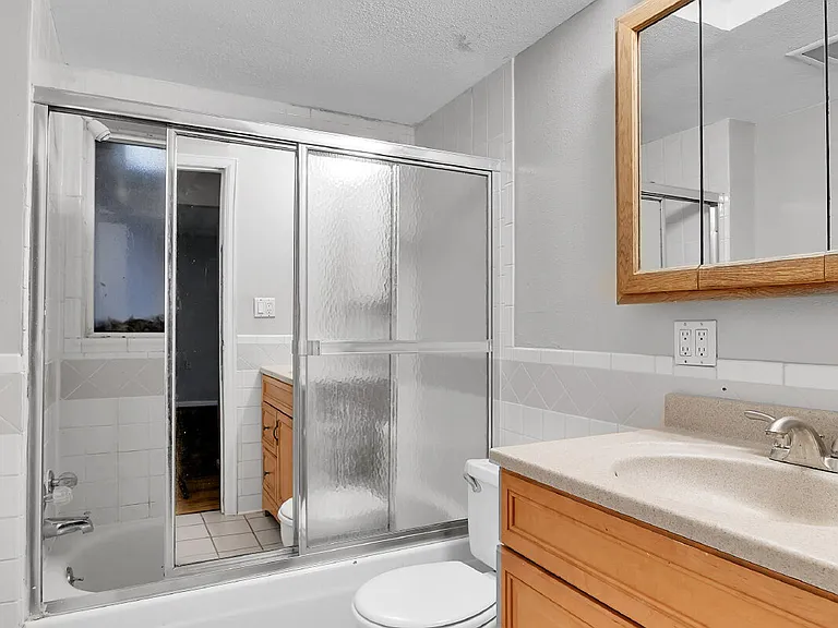 1201 Brentwood St #1207.5 — Photo 12