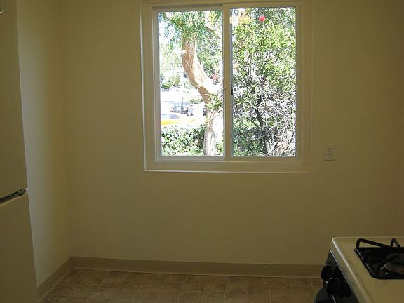 5th image of 4808-4814 Parks Ave #4810
