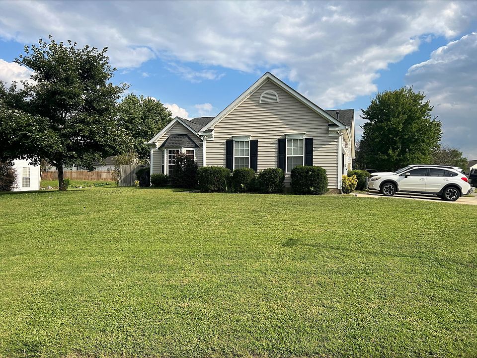 1st image of 100 Clairwood Dr