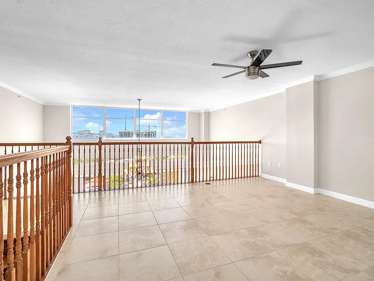 Royal Palm Apartments — Photo 41