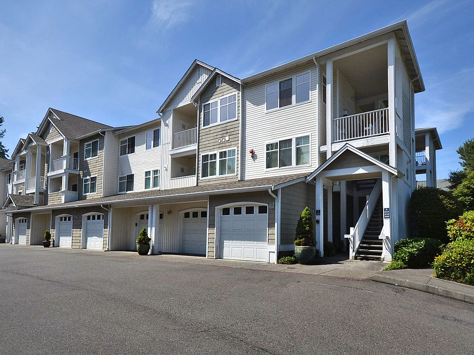 1st image of 14714 Admiralty Way APT A320