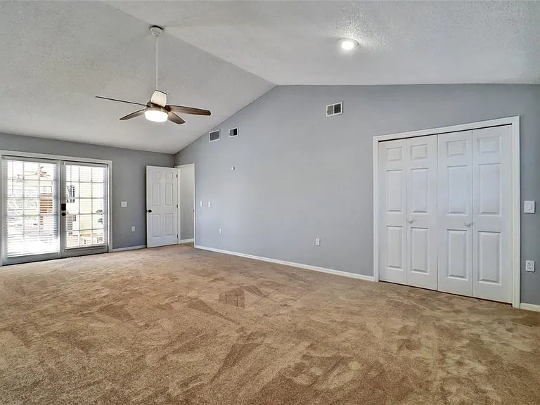 4318 Woodtree Ln — Photo 15
