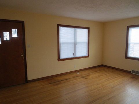 2nd image of 1613 Winfield Ave