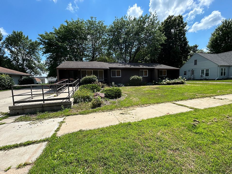 1st image of 318 1st St SW #2