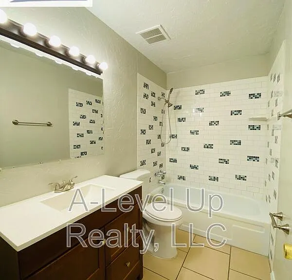 1854 N 5th Ave — Photo 6