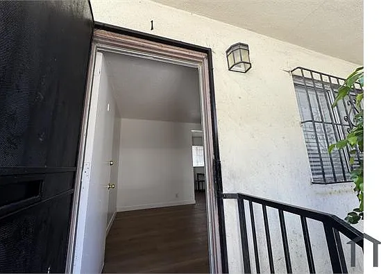 8219 S Western Ave #1 — Photo 10