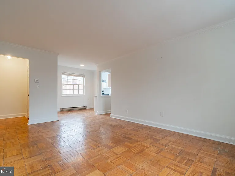 1718 W Abingdon Dr #302 — Photo 19
