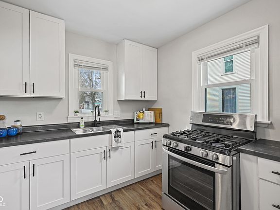 3rd image of 365 S Arlington Ave