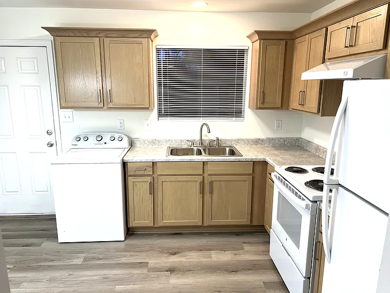 231 Peachtree St — Photo 3