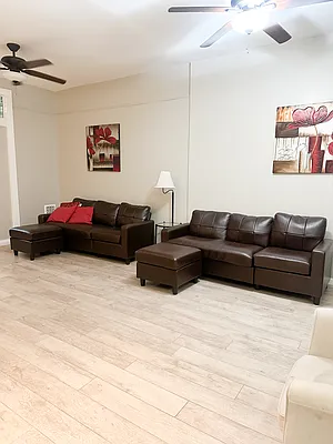 Rented by Compass | media 39