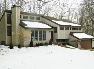24 Oakridge Dr, Binghamton, NY 13903