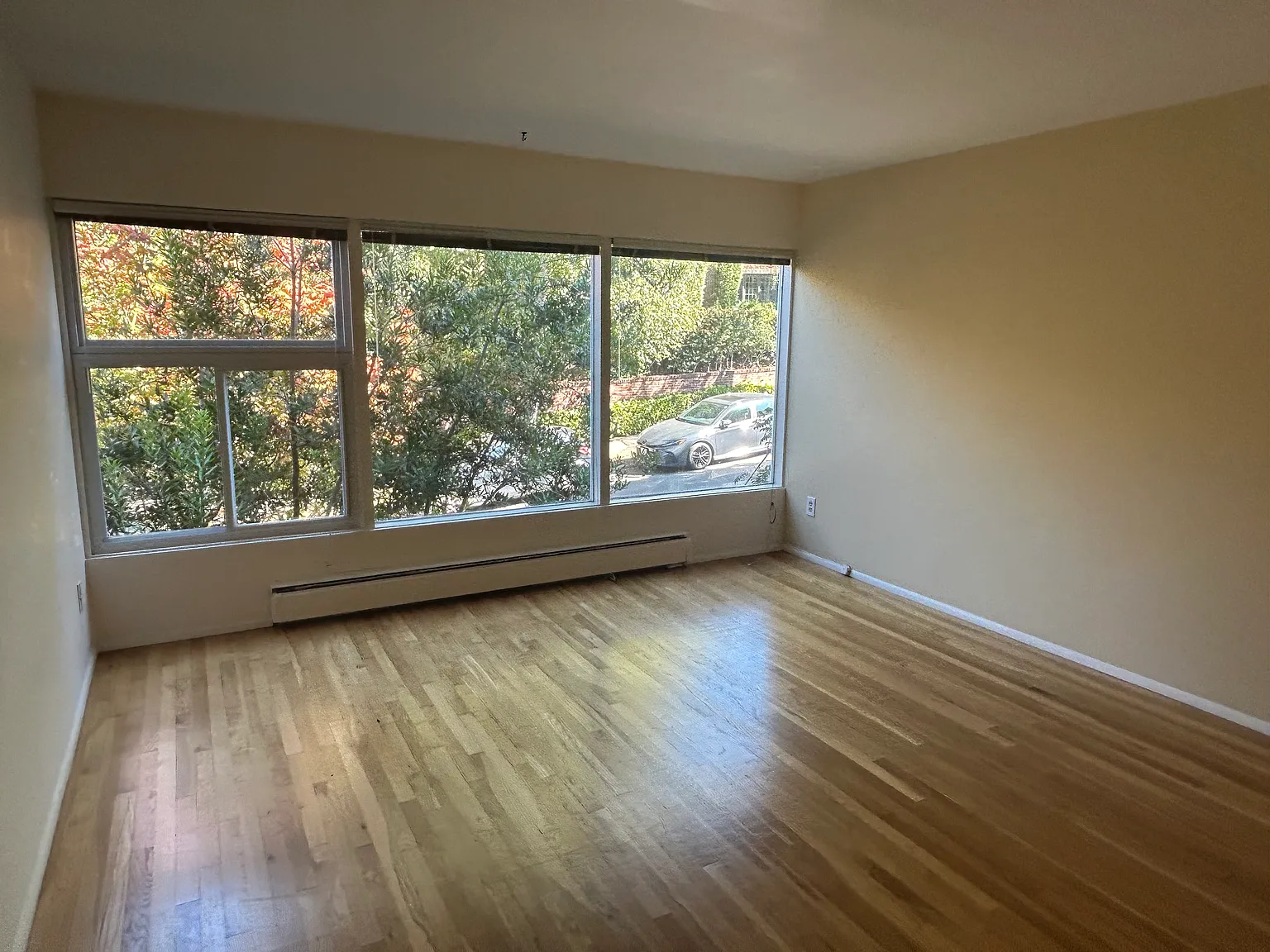 735 Belmont Ave E — Photo 2