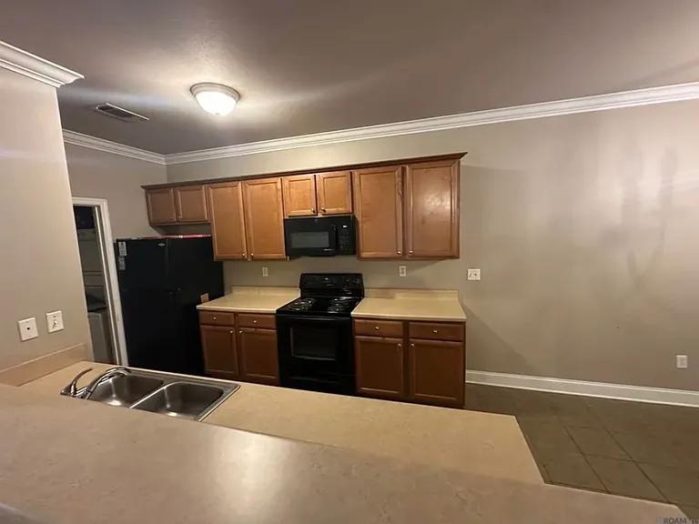 900 Dean Lee Dr #705 — Photo 3