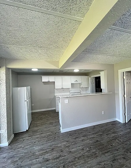 513 W Bowie St #C — Photo 4