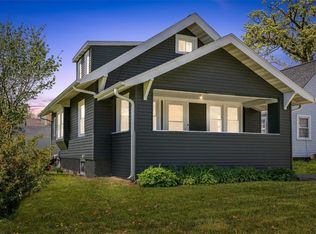 1123 Elmhurst Dr NE, Cedar Rapids, IA 52402