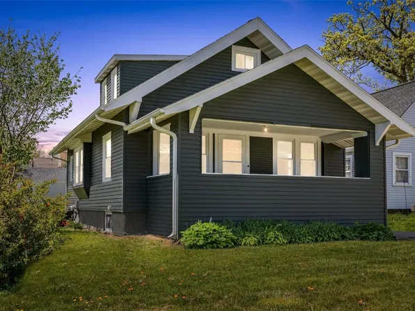 1123 Elmhurst Dr NE, Cedar Rapids, IA 52402